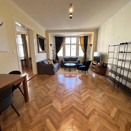 Gorkeho Apartment In City Centre Bratislava Exteriér fotografie