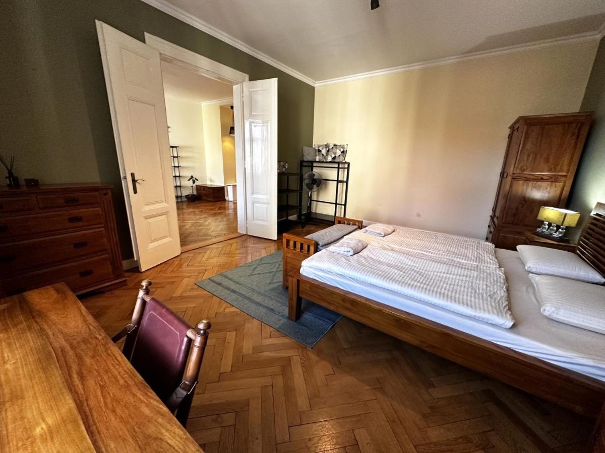 Gorkeho Apartment In City Centre Bratislava Exteriér fotografie