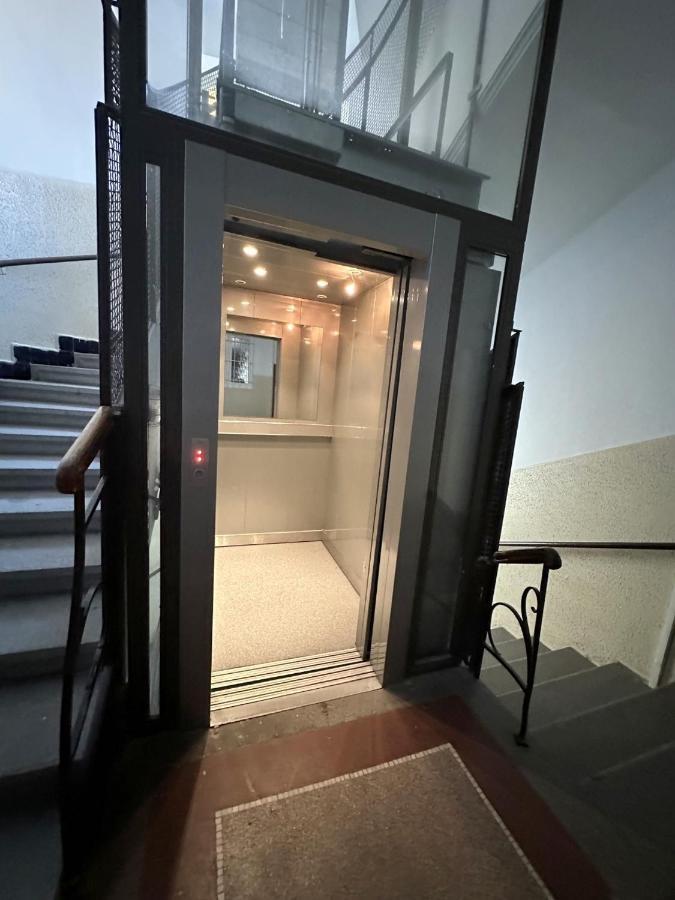 Gorkeho Apartment In City Centre Bratislava Exteriér fotografie