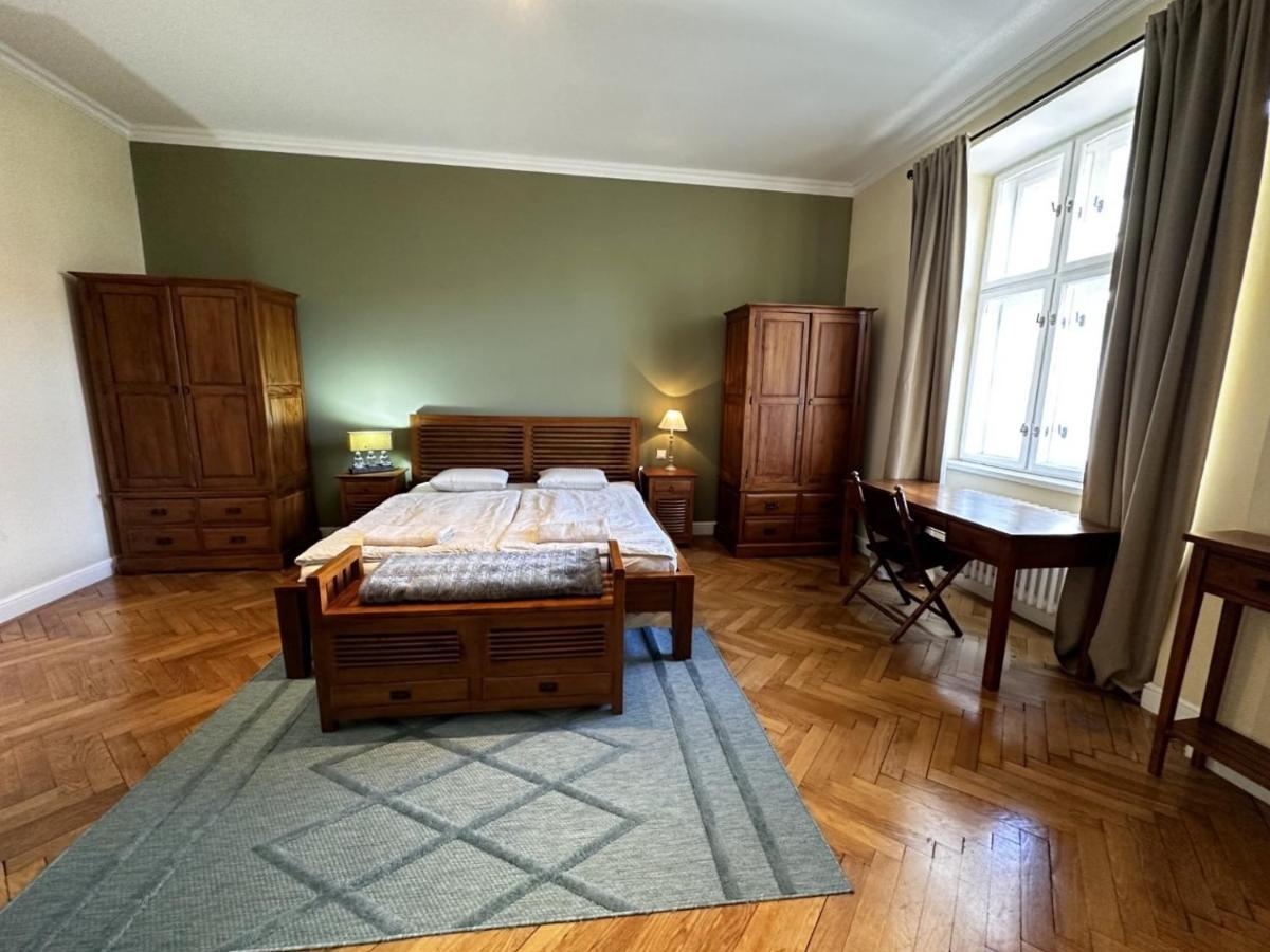 Gorkeho Apartment In City Centre Bratislava Exteriér fotografie